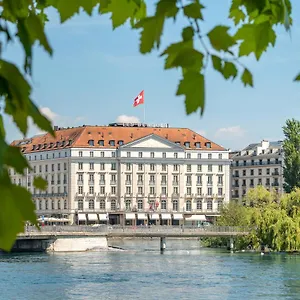 5* Отель Four Seasons Des Bergues